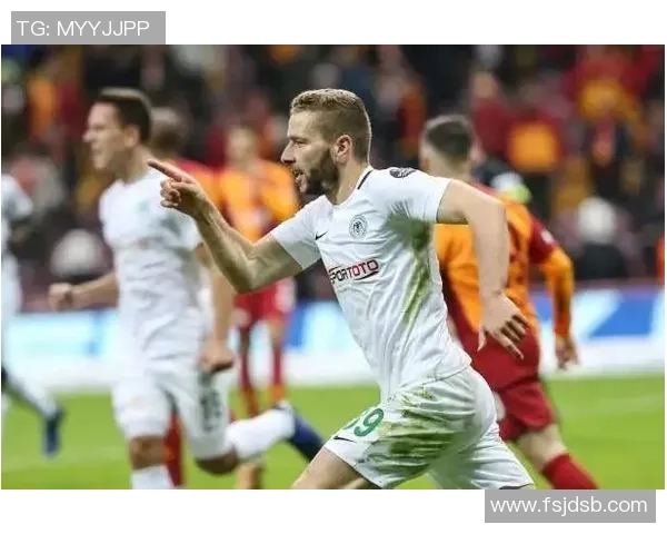 阿克希与科尼亚的激烈对决揭示足球战术的较量与魅力